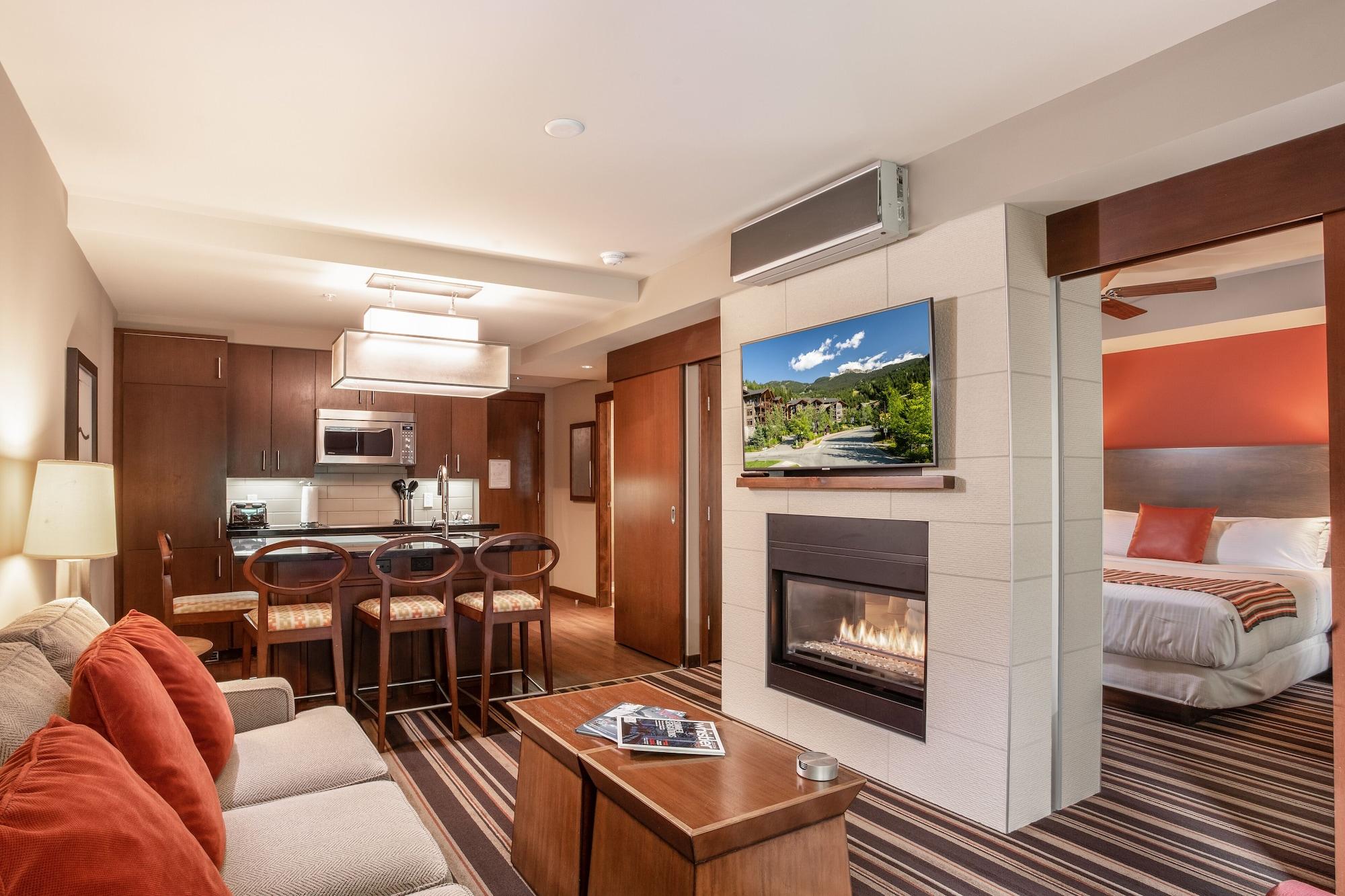 Evolution Whistler Aparthotel Exterior photo