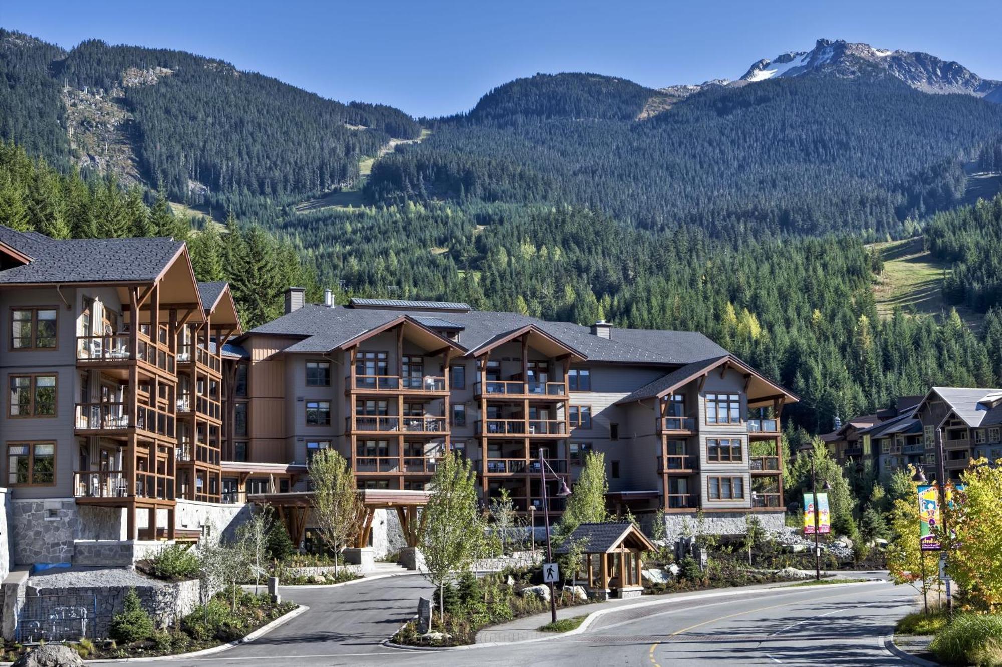 Evolution Whistler Aparthotel Exterior photo